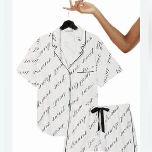 Victoria's Secret
Flannel Short Pajama Set XXL